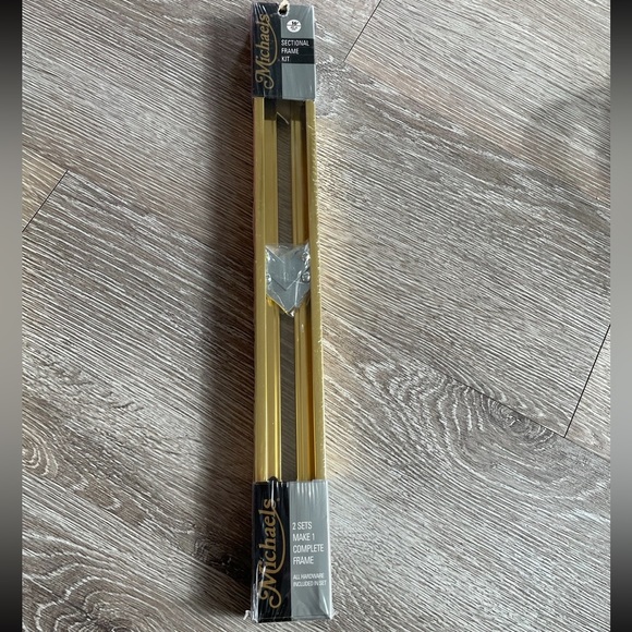 NWOT “Michaels Sectional Frame Kit” perfect to customize your fav Pic….16” X 14” - Picture 10 of 12